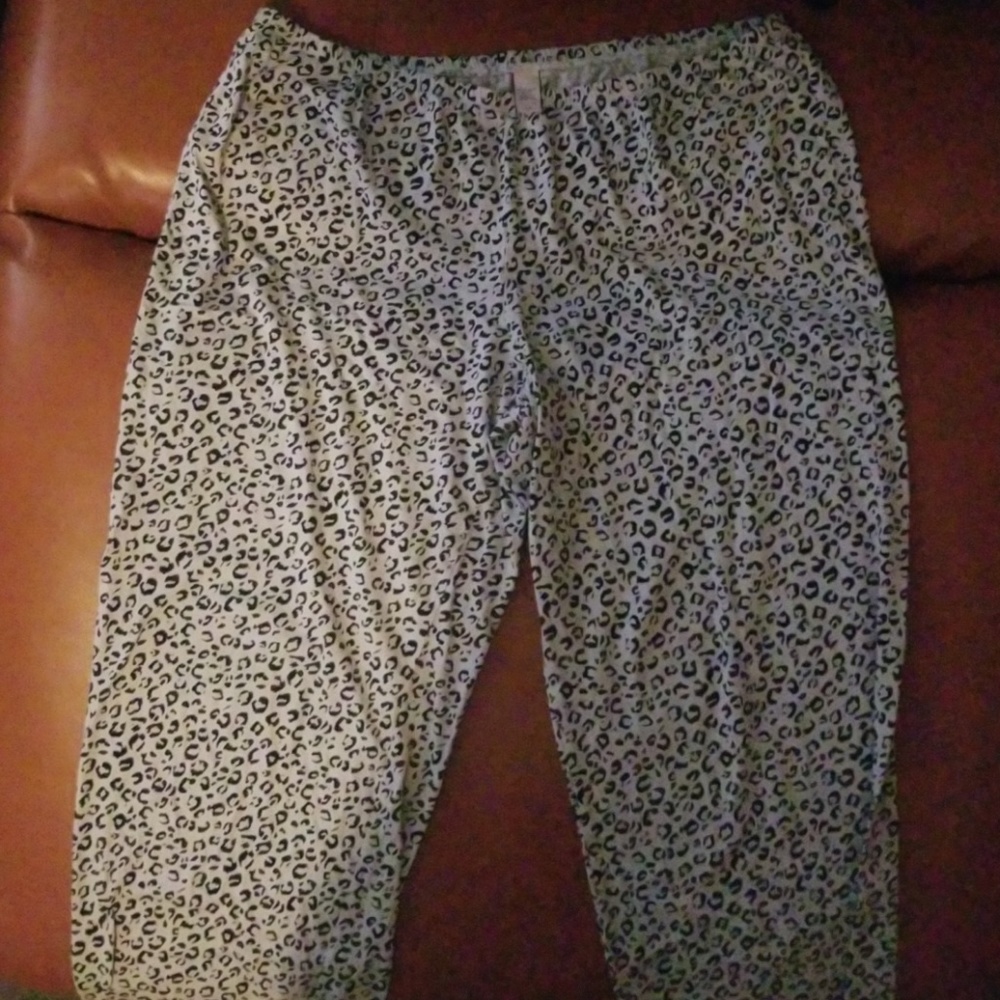 Victoria secret pajamas - Picture 4 of 4